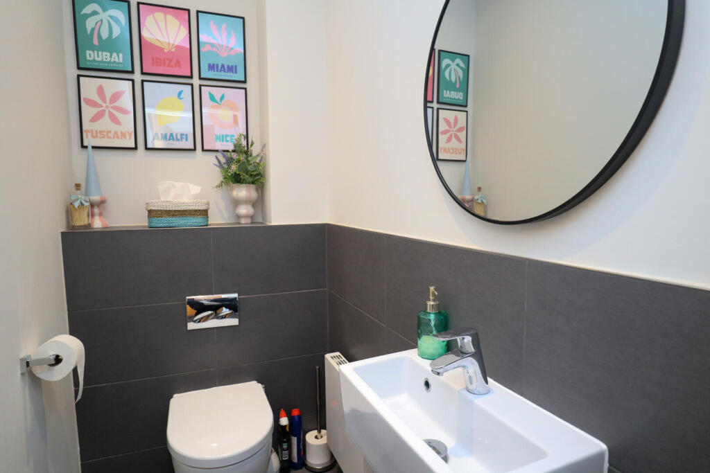 Woodview Way, Caterham photo 4