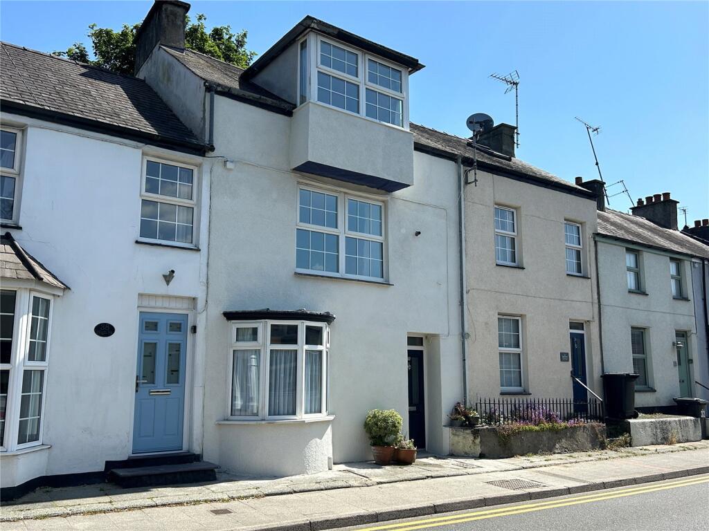 3-bed terraced on High Street, Menai Bridge, Isle of Anglesey, LL59, £190,000
