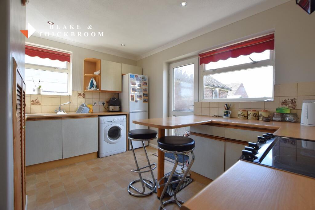 London Road, Little Clacton, Essex, CO16 9RB photo 3