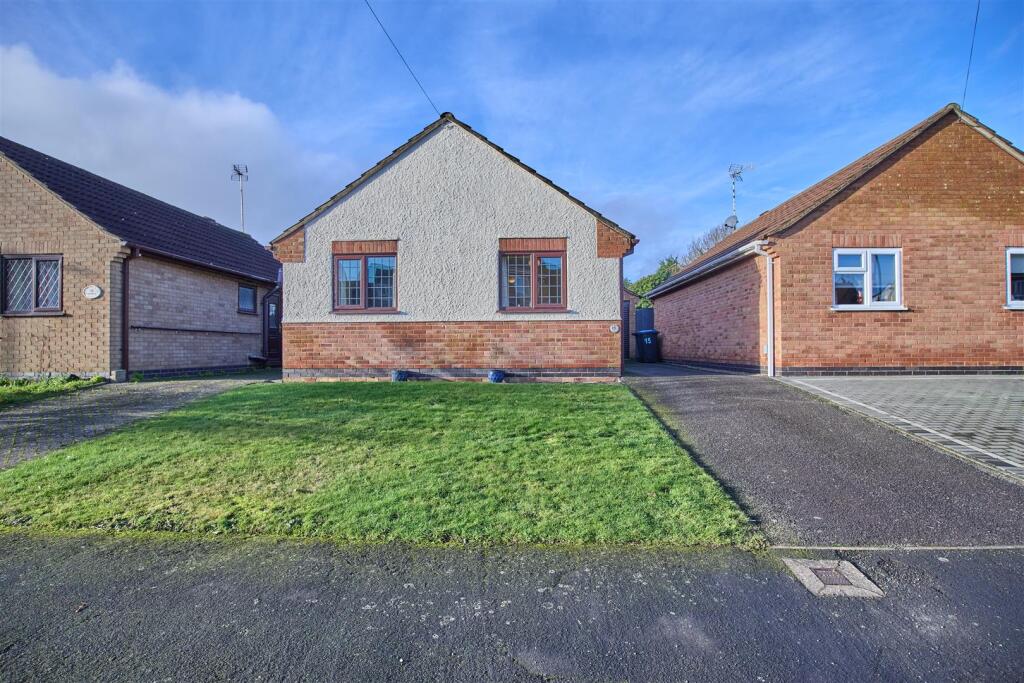 2-bed bungalow on Woodbank, Burbage, £260,000