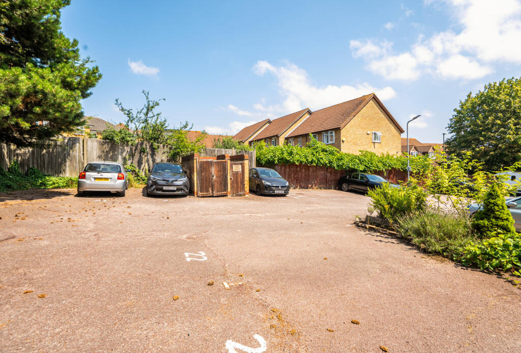 Colwyn Green, Snowdon Drive, London, NW9 - More