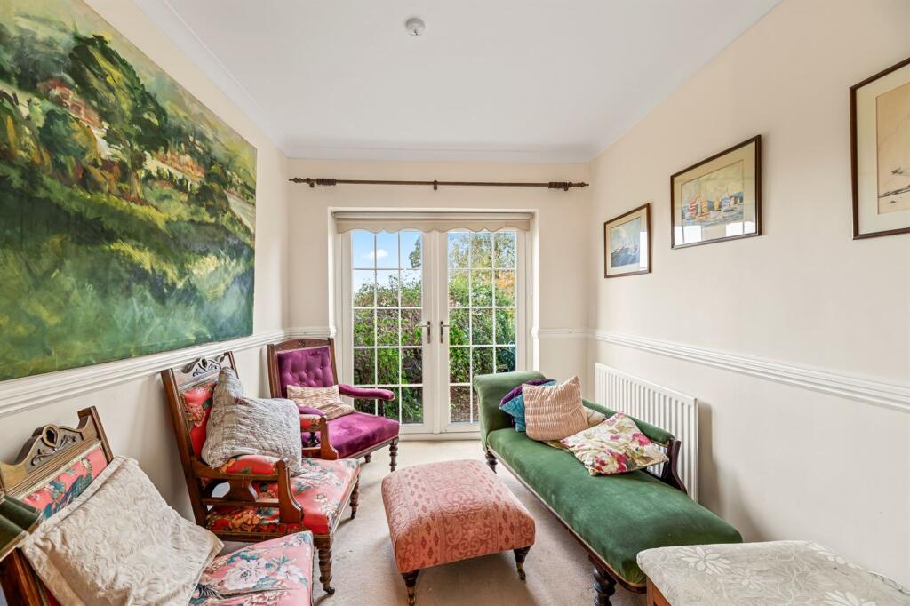 Townfield Lane, Frodsham, WA6 photo 4