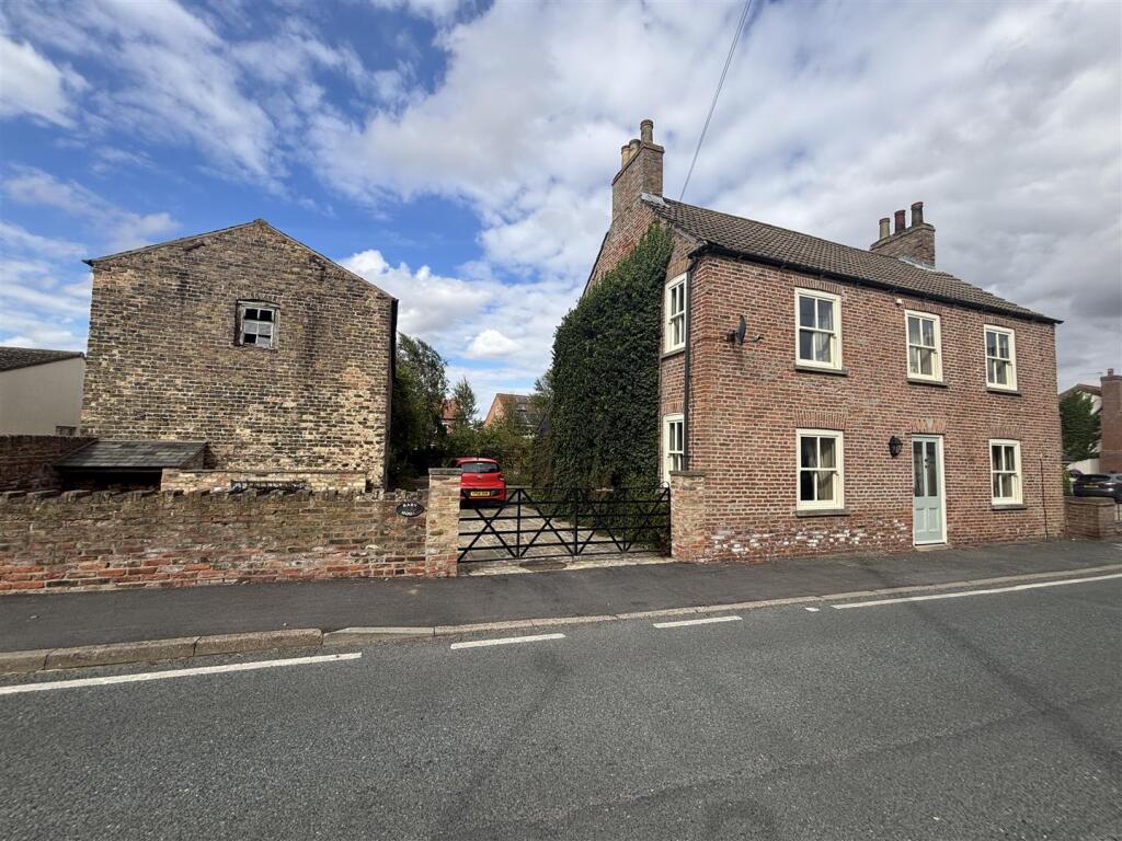 Main image of property: High Street, Barmby-On-The-Marsh, Goole