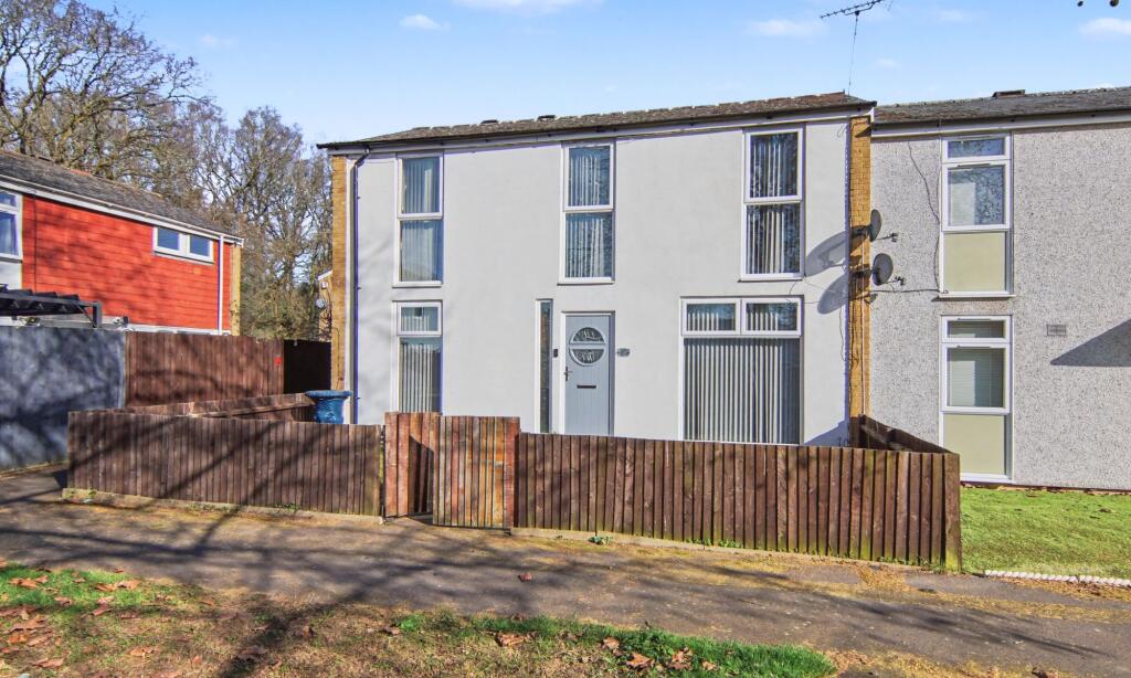 3-bed terraced on Jim Forrest Close, Coventry, CV3, £200,000