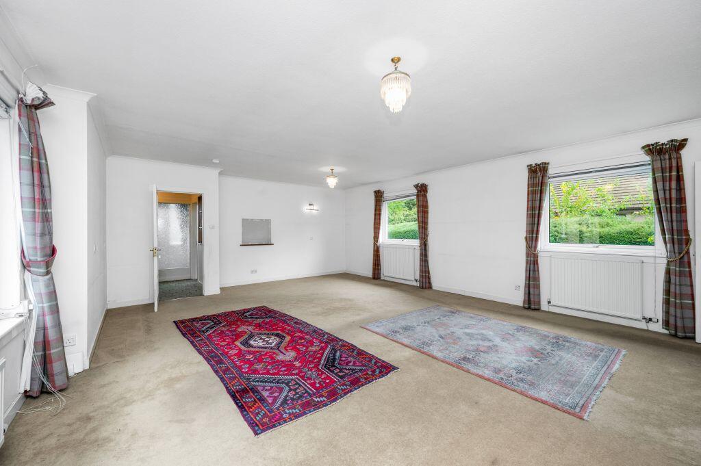 House in Kirkcaldy, Perth and Kinross - View 5