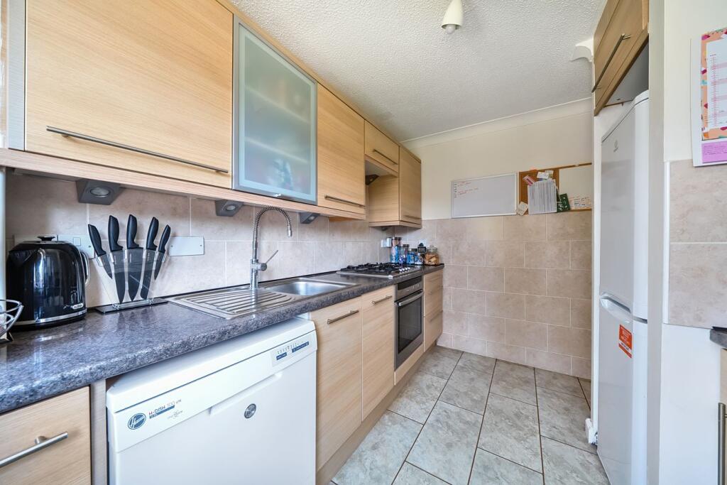 Apartment in Flitwick, Central Bedfordshire - View 4