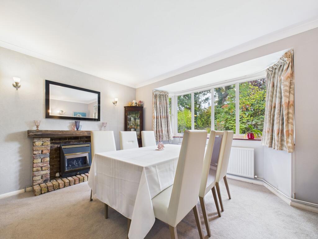 House in Reading, The Triangle, Tilehurst - More