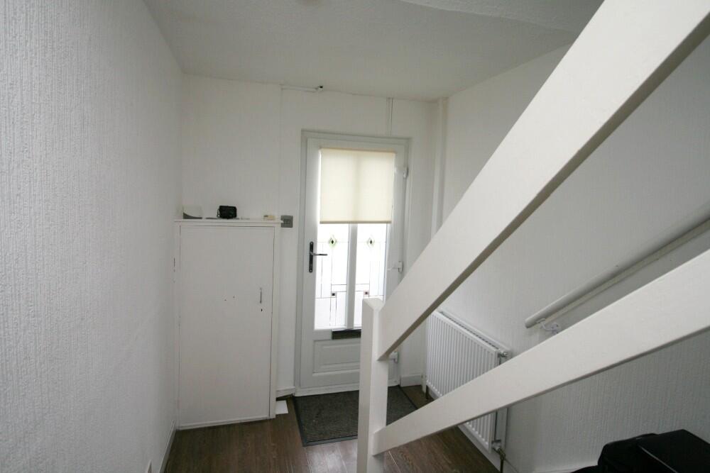 2 Den Lane, Shotts, ML7 photo 2