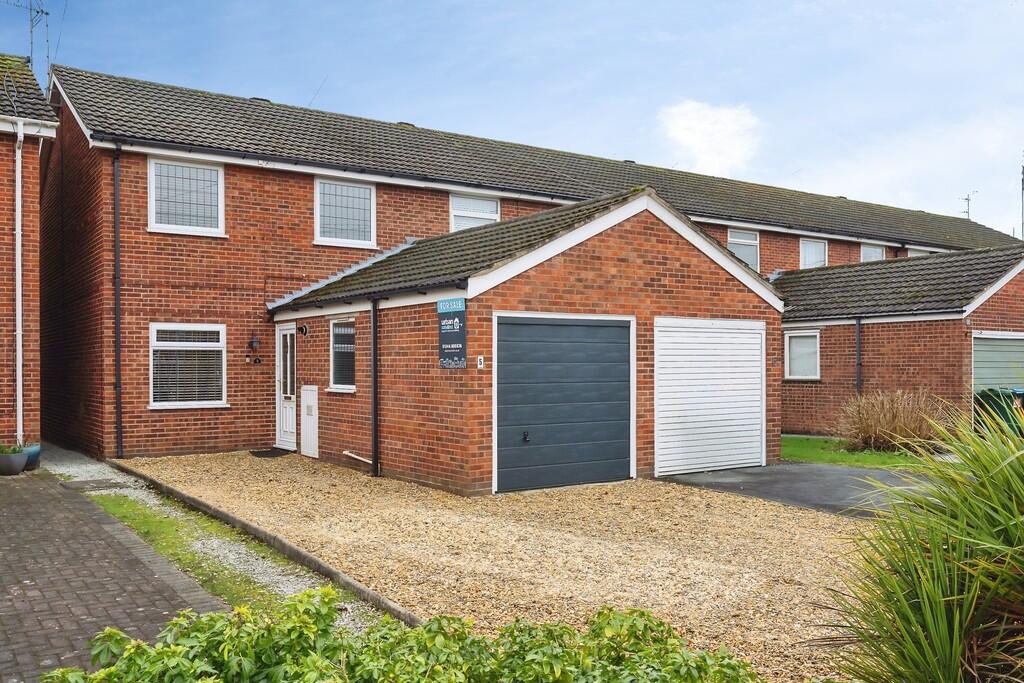 Main image of property: Endsleigh Close, Upton, Chester