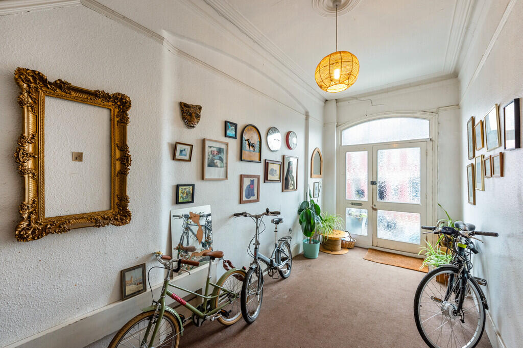 Apartment in London - View 5