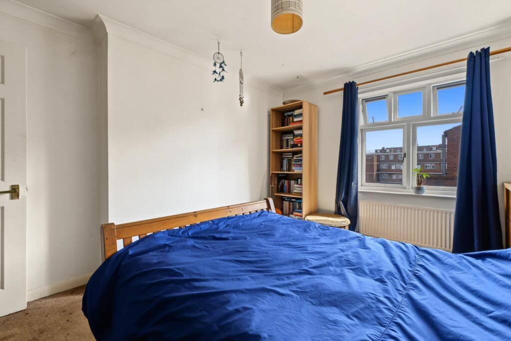 Apartment in London - More
