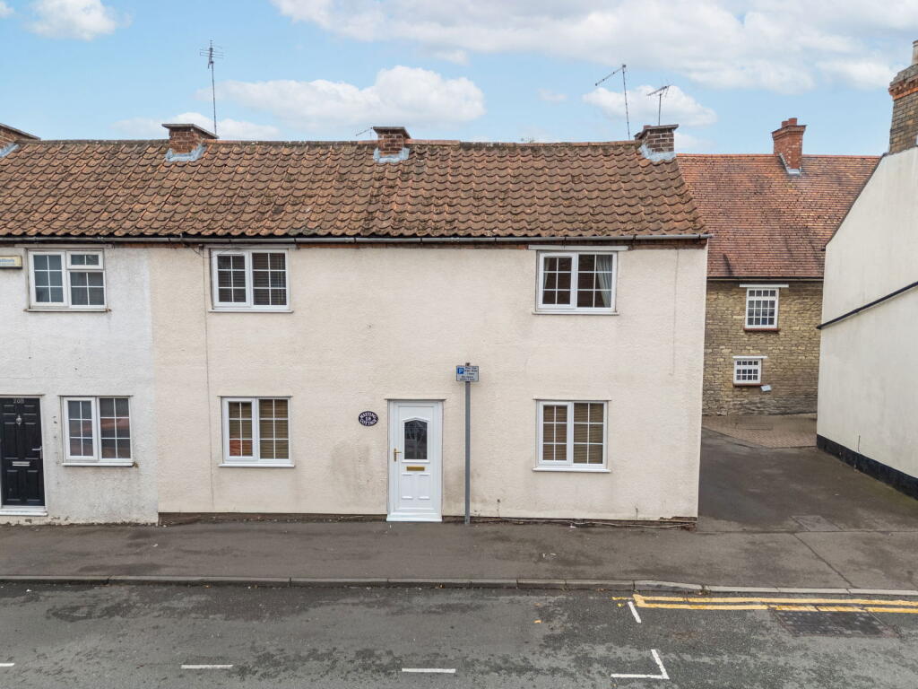 Main image of property: Station Road, Irthlingborough, NN9 5SN