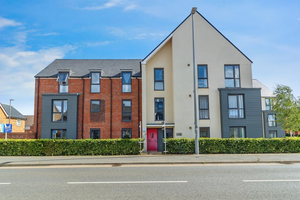 2-bed flat on Newport Road, Brooklands, MILTON KEYNES, £105,000