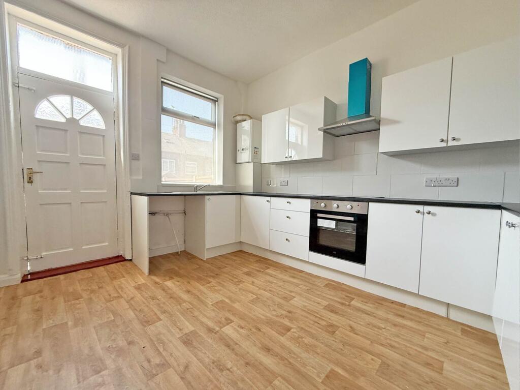 House in Oldham, Greater Manchester - View 3