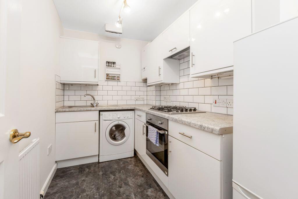 Apartment in Edinburgh, The Shore, Leith - View 4