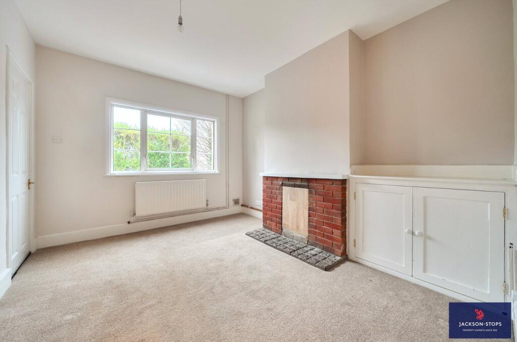 Dukes Cottage, Watling Street, Little Brickhill, Milton Keynes, MK17 photo 2