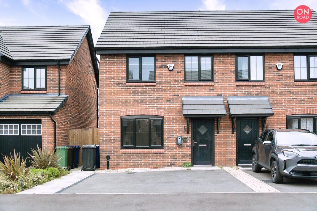 Main image of property: Droylsden, Manchester M43
