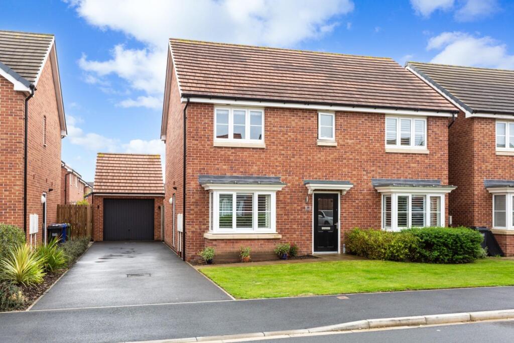 5-bed detached on Gatekeeper Drive, Sherburn In Elmet, Leeds, £450,000