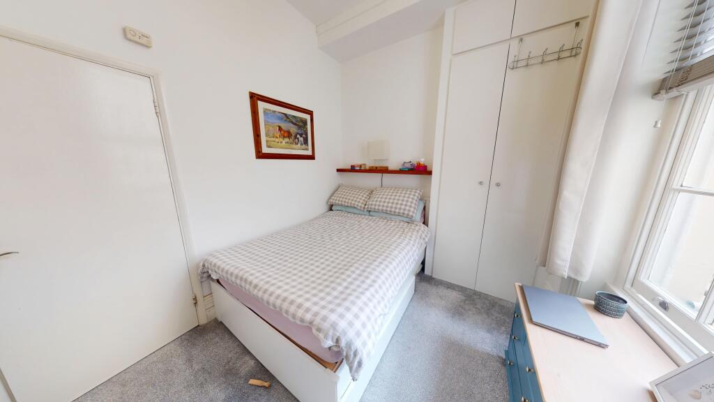 Apartment in Hove, Brunswick - More