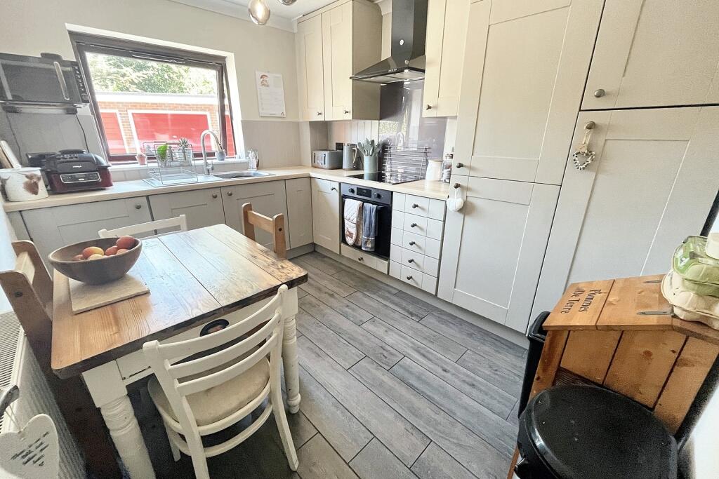 Verwood photo 4