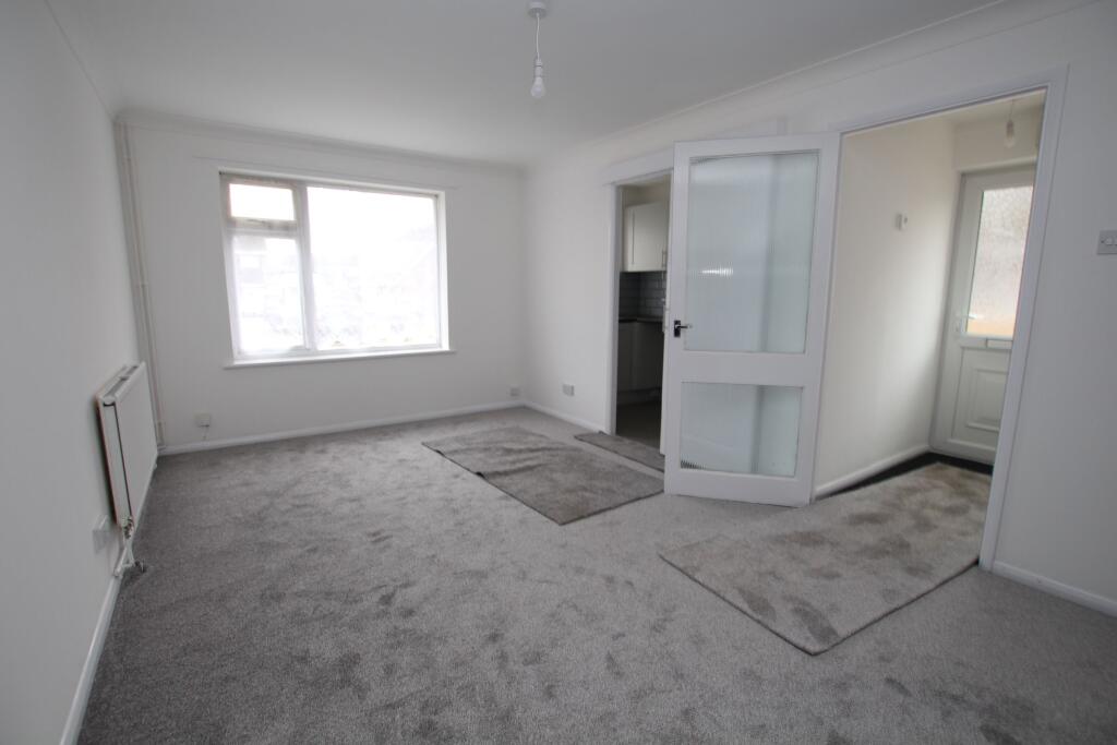 Becontree Close, Clacton-on-Sea photo 3