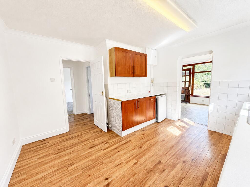 House in Southend-on-Sea - More
