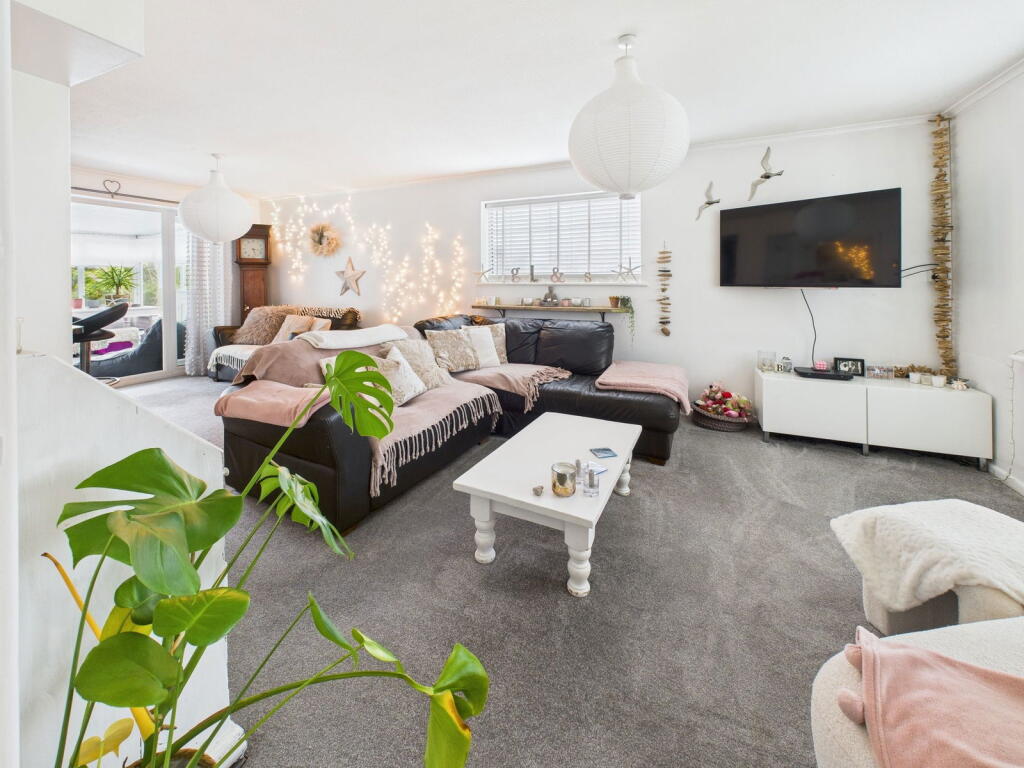 House in Shoreham-by-Sea, Shoreham Beach, Kingston Buci - View 2