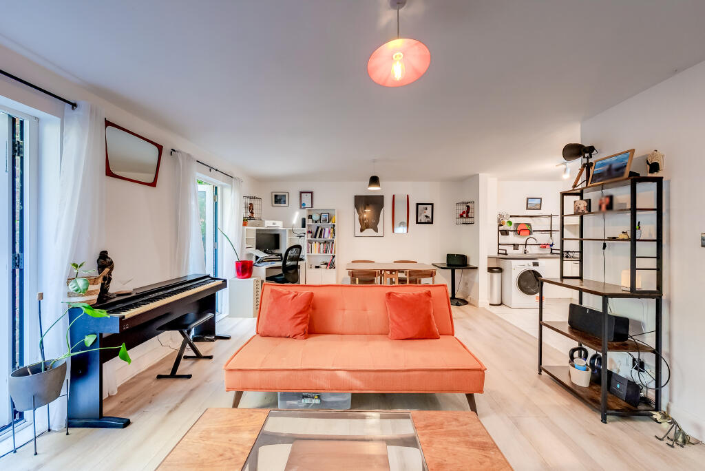 Apartment in London - View 5