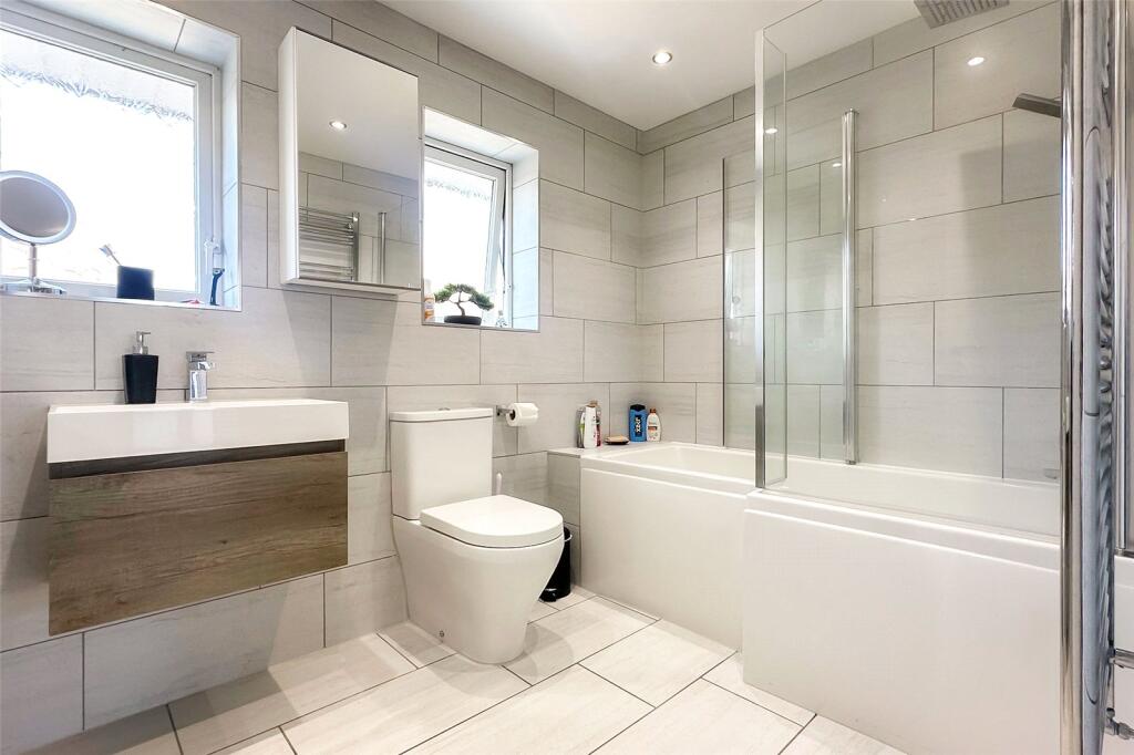 House in Arun, Rustington - More