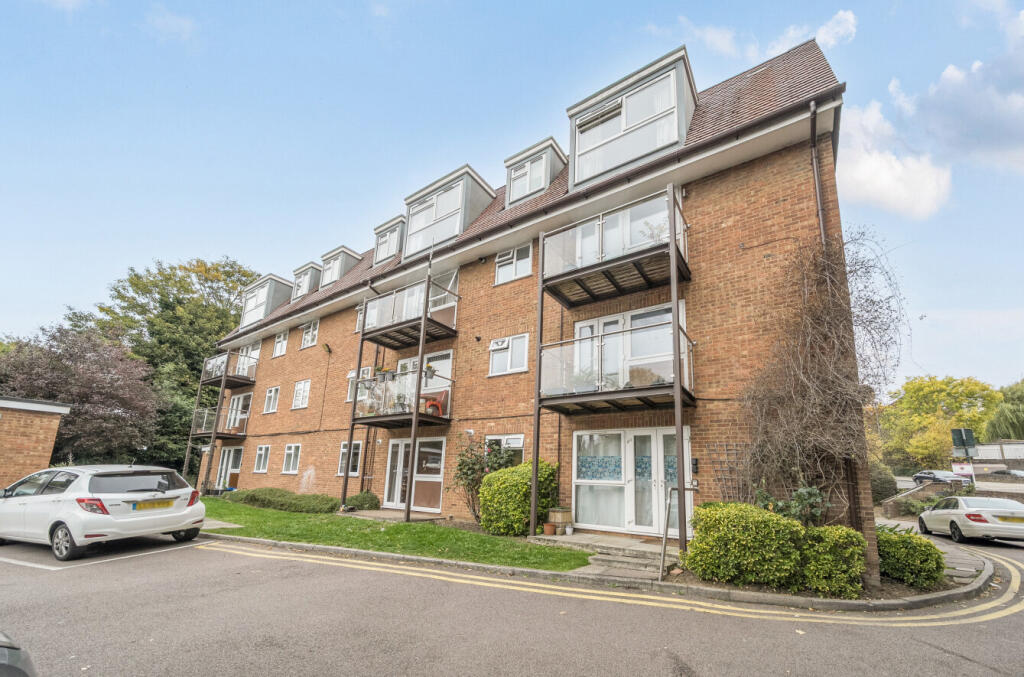 Main image of property: Cat Hill, East Barnet, EN4