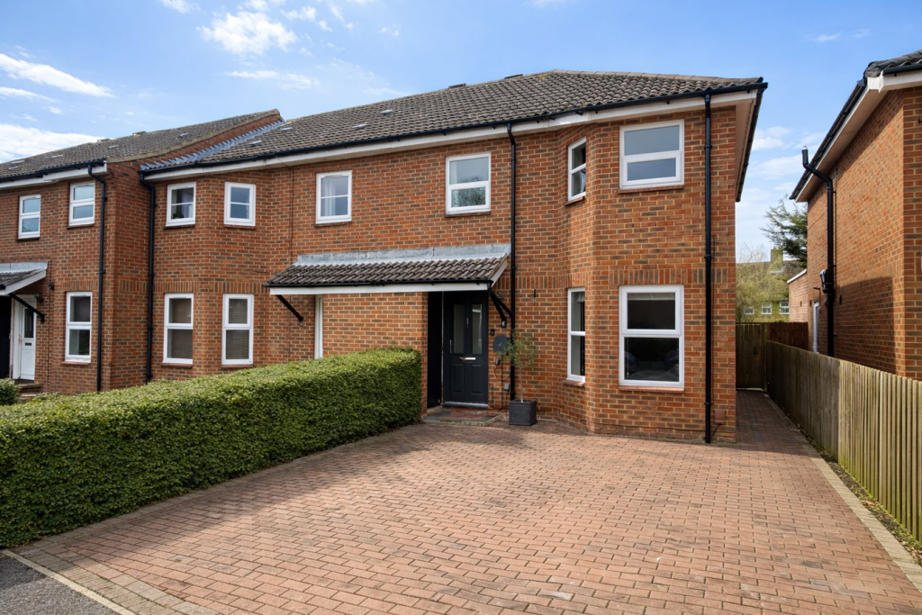 Main image of property: Peartree Court, Welwyn Garden City, AL7