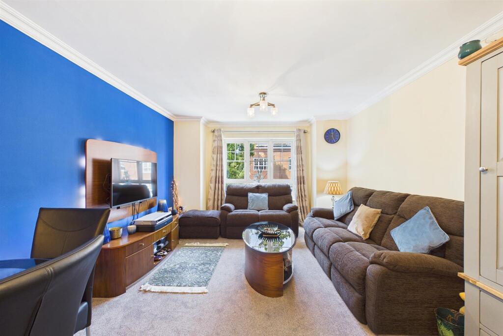 Apartment in Coventry, Stoke Aldermoor - View 5
