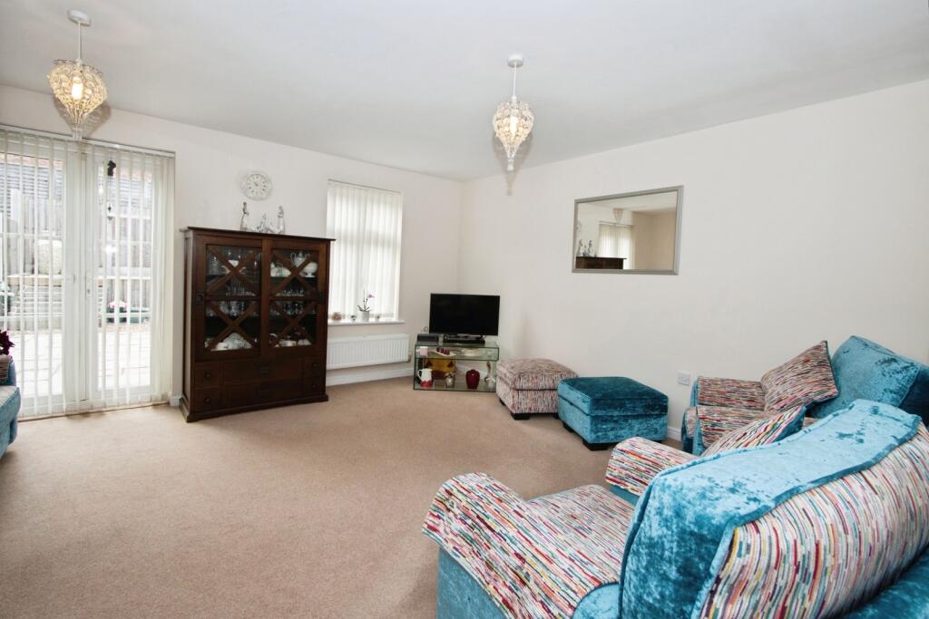 House in Wakefield - View 4