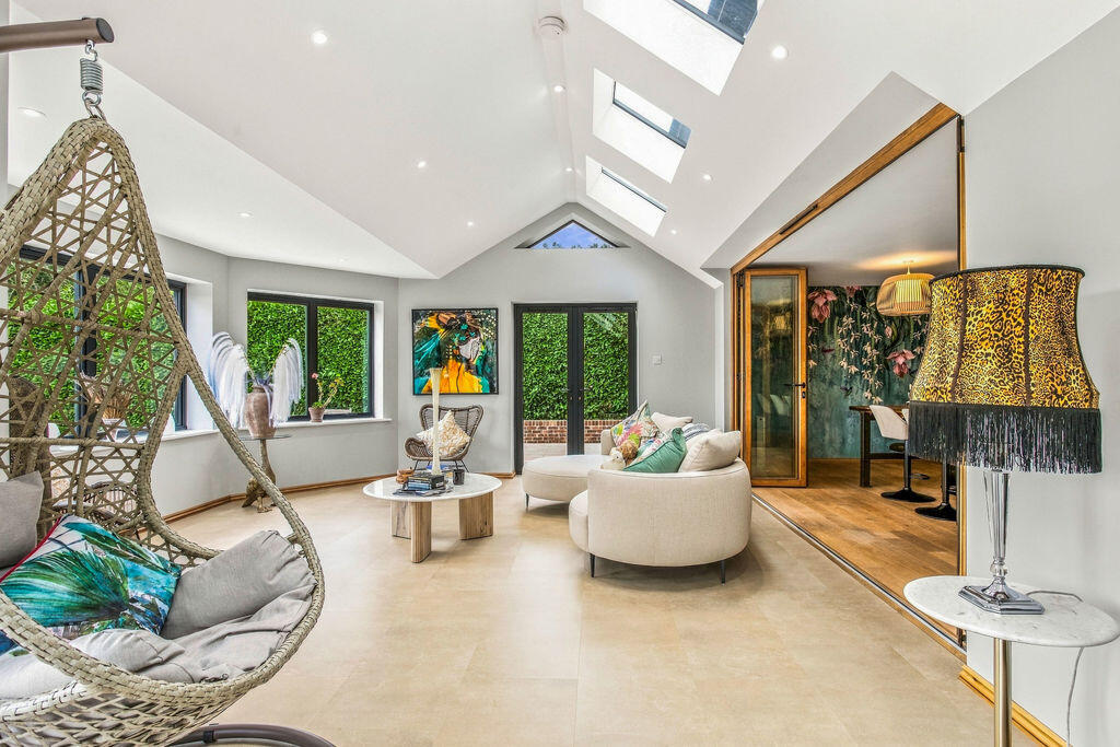 House in Haywards Heath, Bolney - View 3