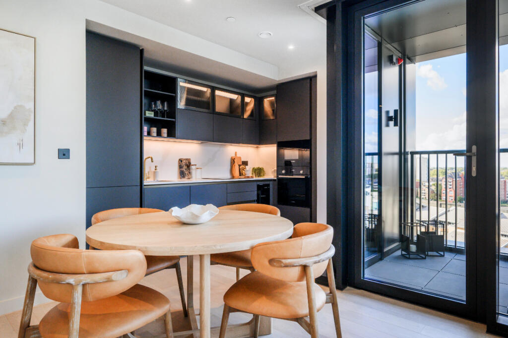 Apartment in London - More