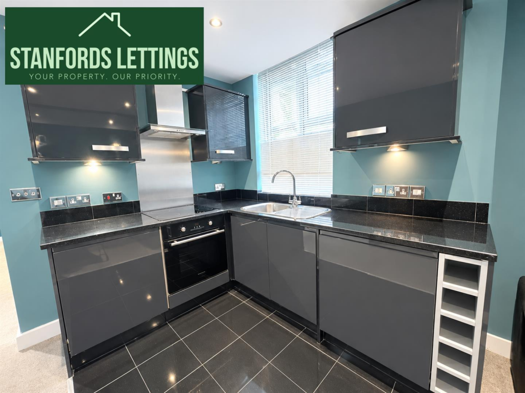 Apartment in Brighton, Round Hill - View 2