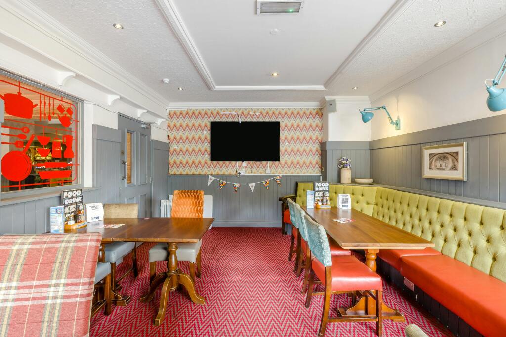 8692038-interior02.jpg