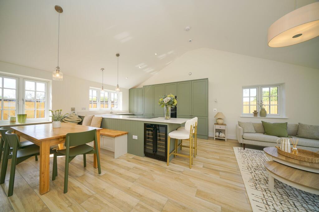 Doolittle Lane, Totternhoe, LU6 - More