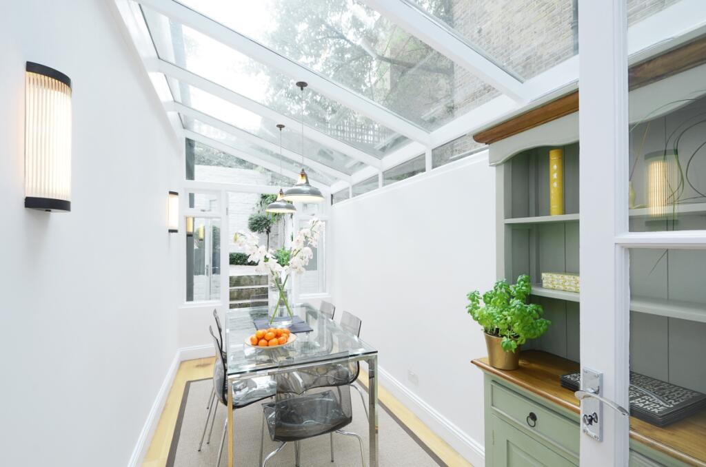Apartment in London - View 5