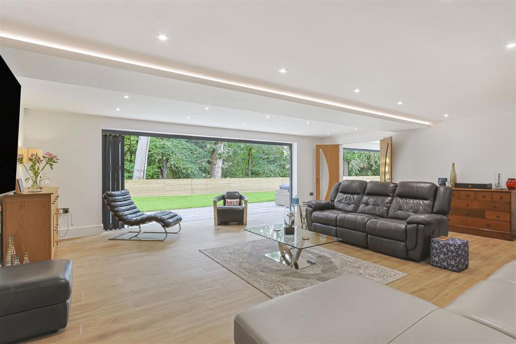 House in Wimborne Minster, Dorset - View 4