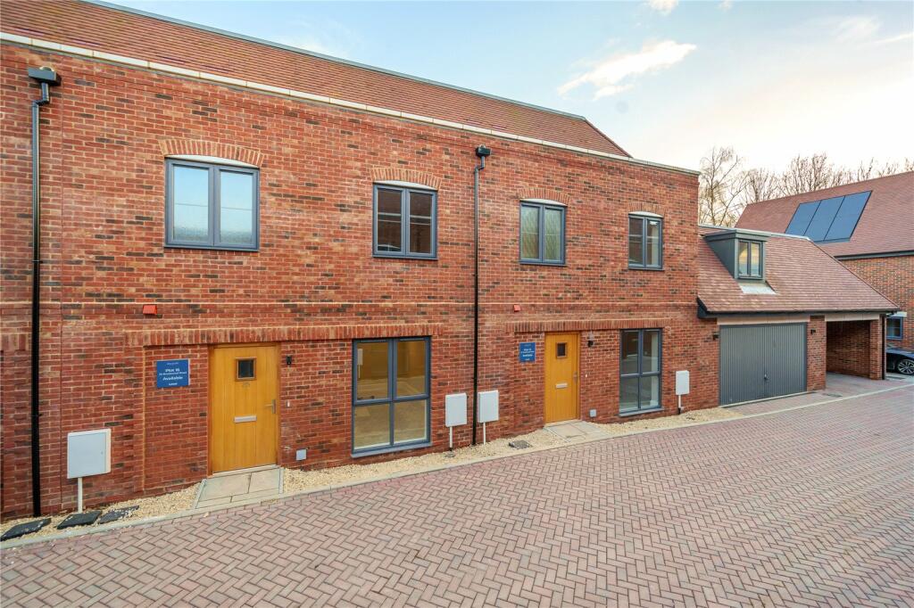3-bed semi-detached on Brookwood Road, Petersfield, Hampshire, GU31, £599,950