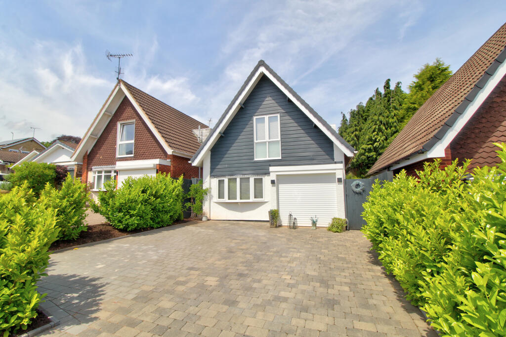 2-bed detached on Shakespeare Drive, Kidderminster, DY10, £290,000