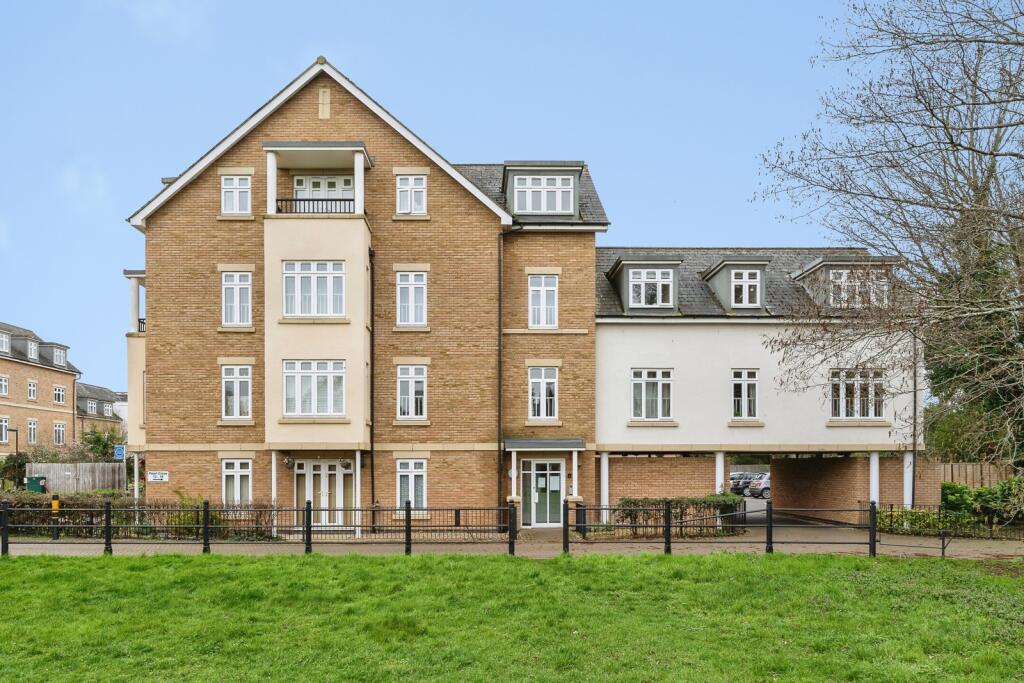 Main image of property: Pearl Close, Cambridge, Cambridgeshire, CB4