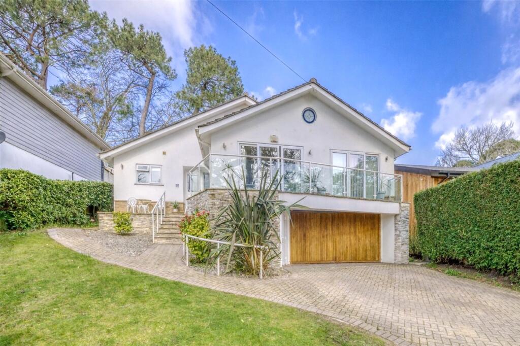 Main image of property: De Redvers Road, Lower Parkstone, Poole, Dorset, BH14