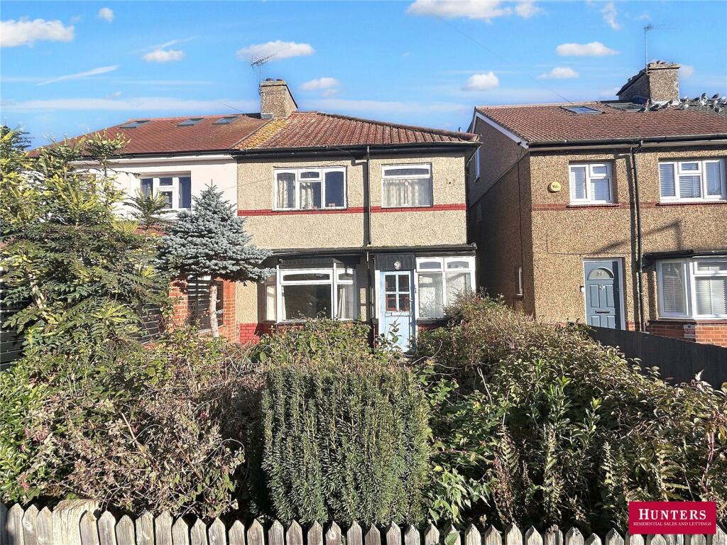 3-bed semi-detached on Chesterfield Road, Barnet, EN5, £550,000