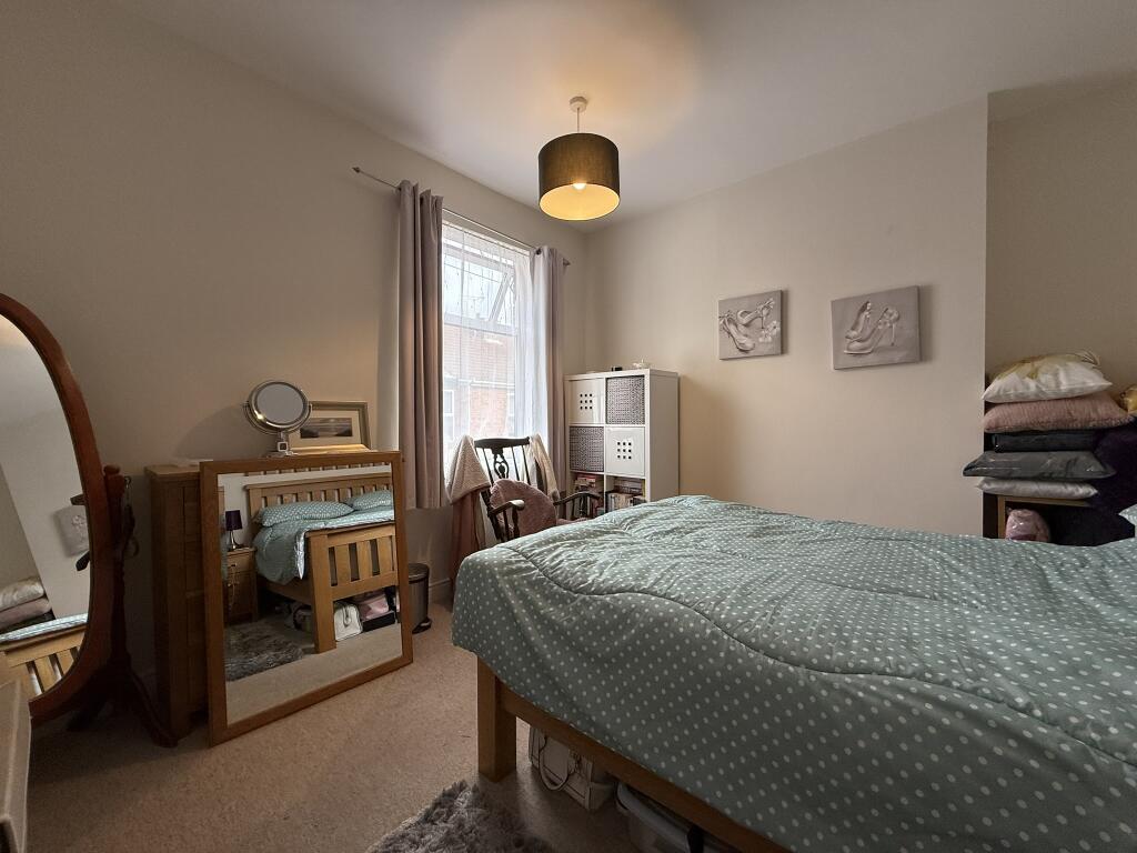 House in Chesterfield, Derbyshire - View 5