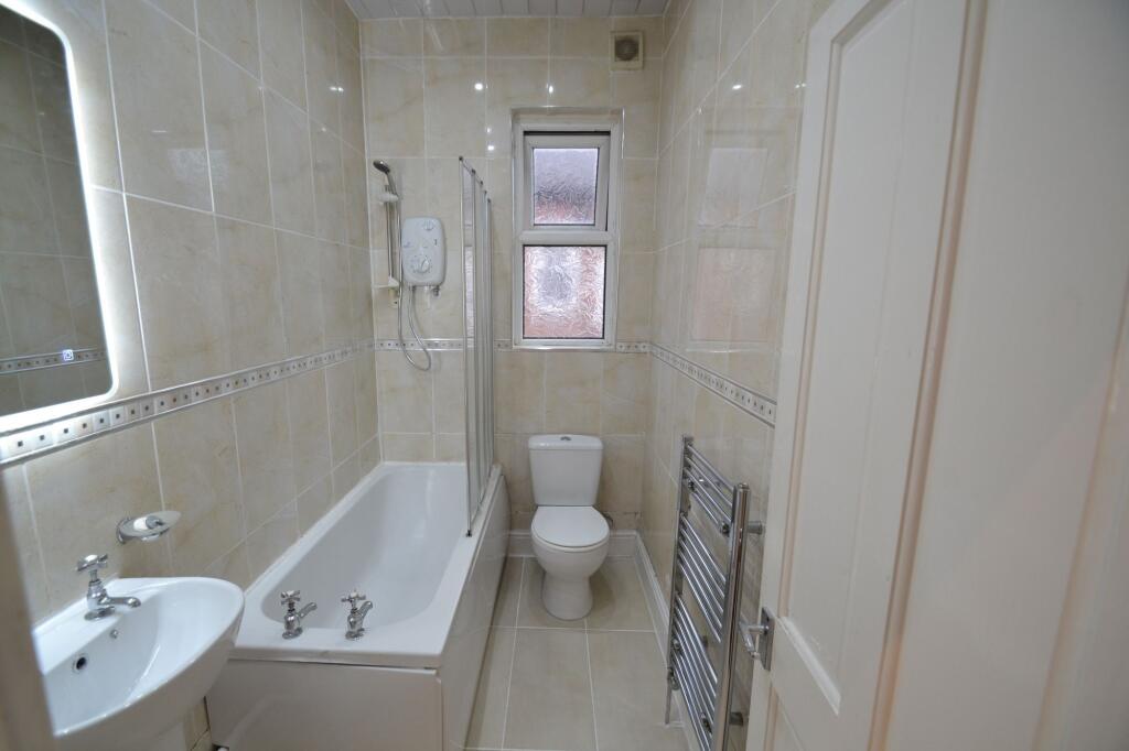 2 bedroom house share for rent