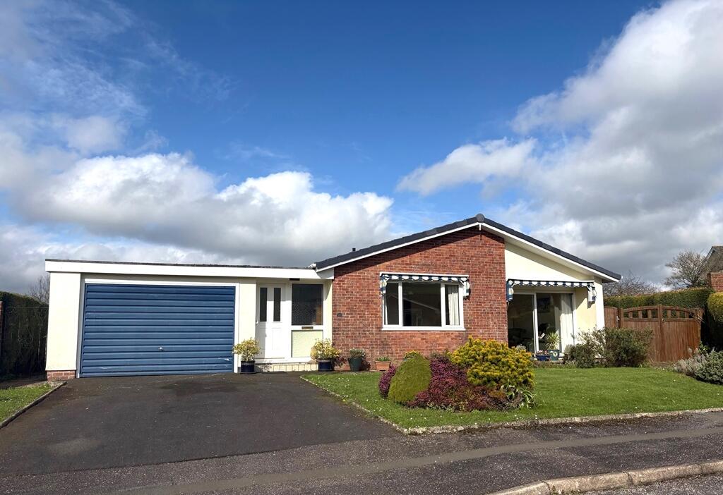 Main image of property: The Pines, Honiton