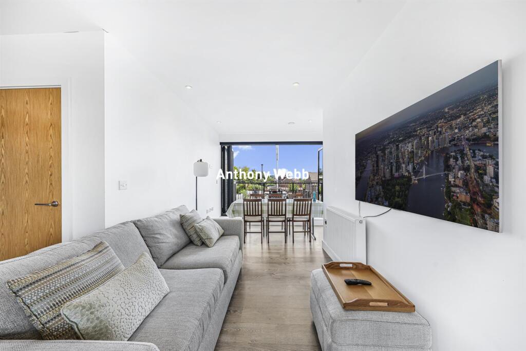 Main image of property: Belgrave Close, Oakwood, N14