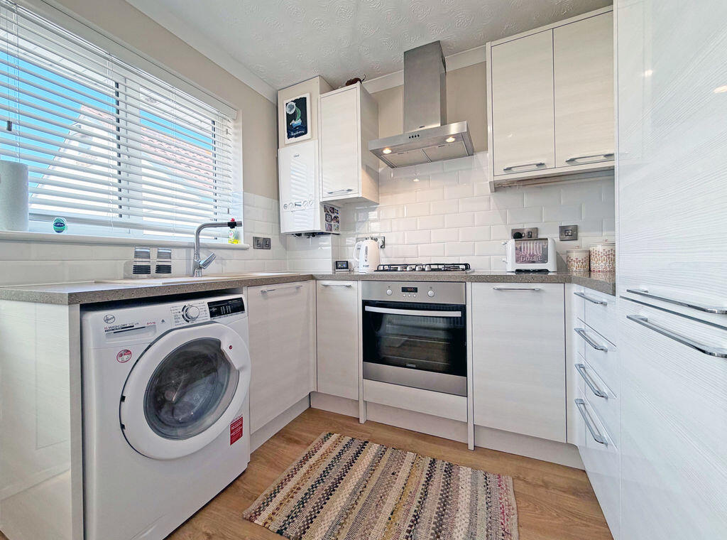33, Cypress Close, Honiton photo 3